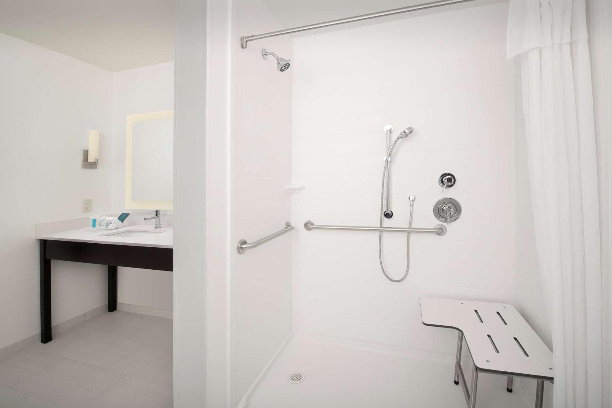 Homewood Suites By Hilton Kansas City Speedway Экстерьер фото