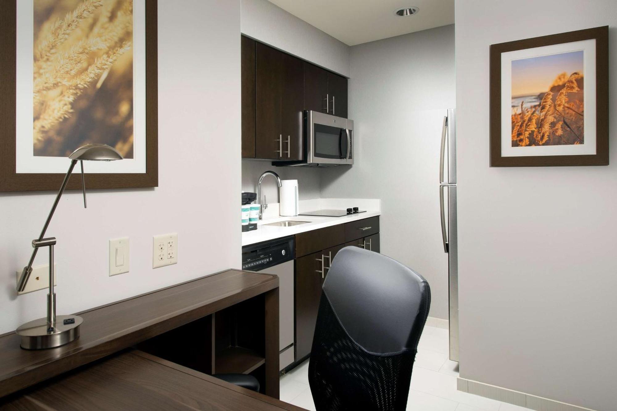Homewood Suites By Hilton Kansas City Speedway Экстерьер фото