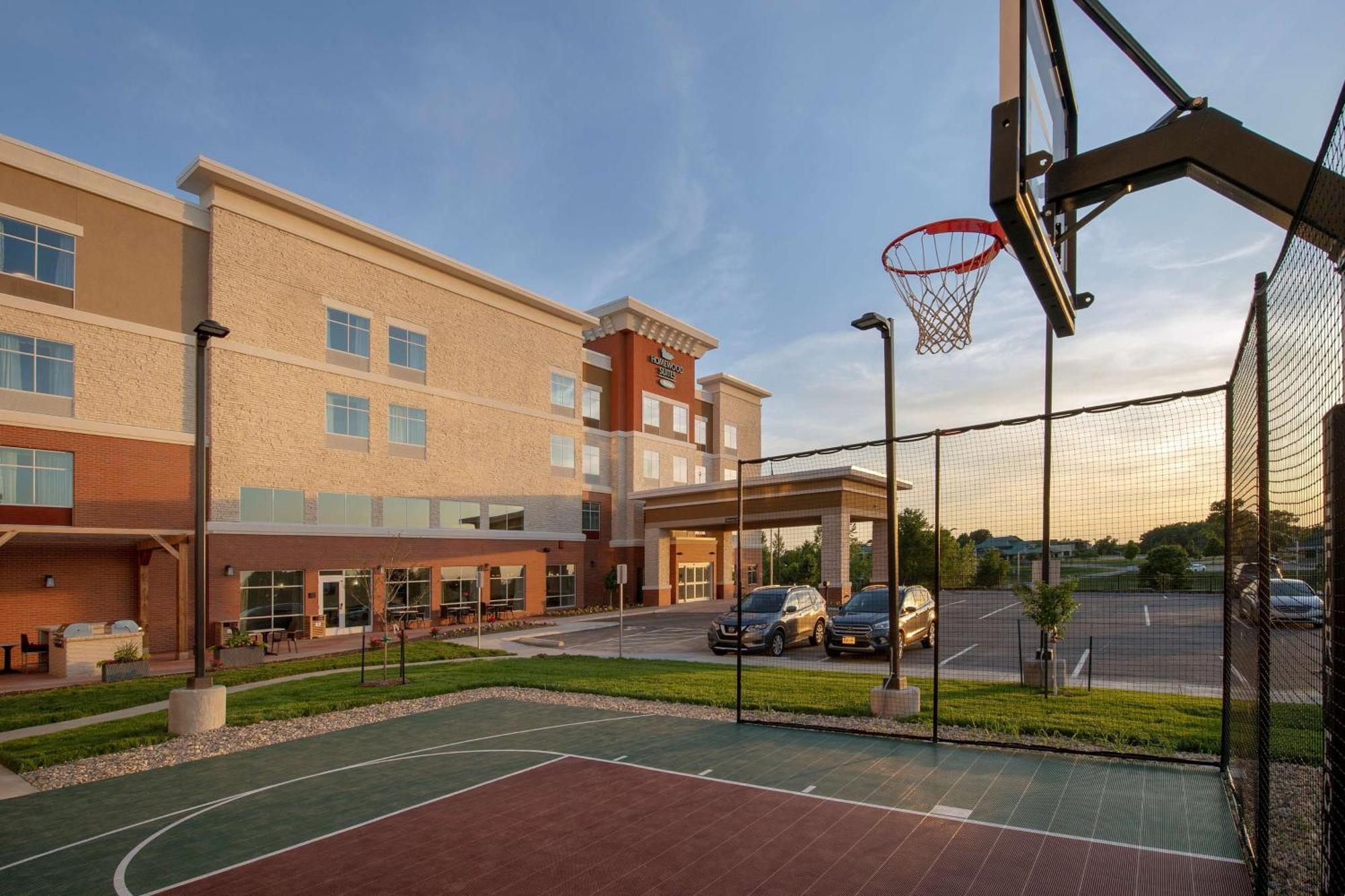 Homewood Suites By Hilton Kansas City Speedway Экстерьер фото