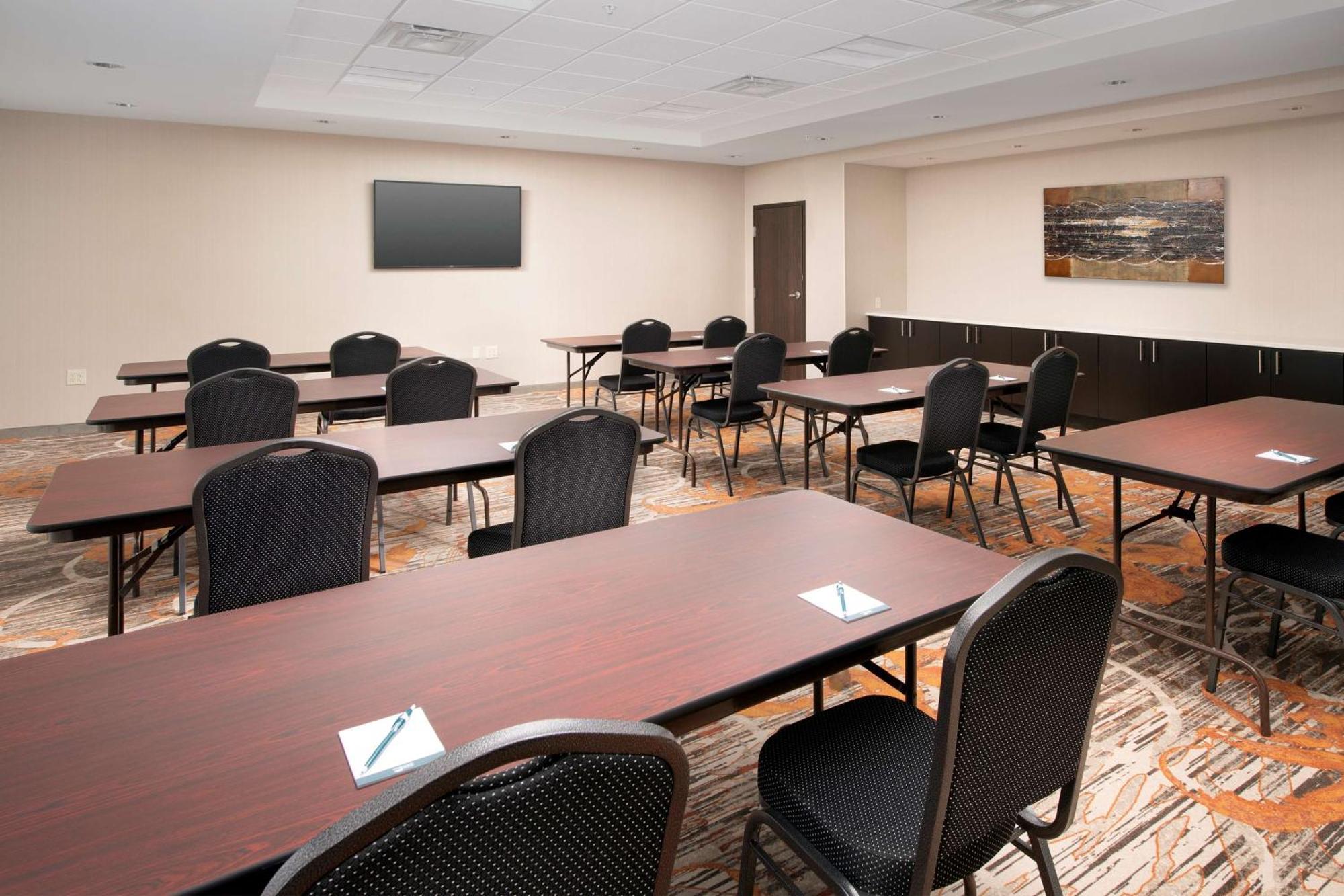 Homewood Suites By Hilton Kansas City Speedway Экстерьер фото
